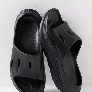 Hoka Ora recovery slides